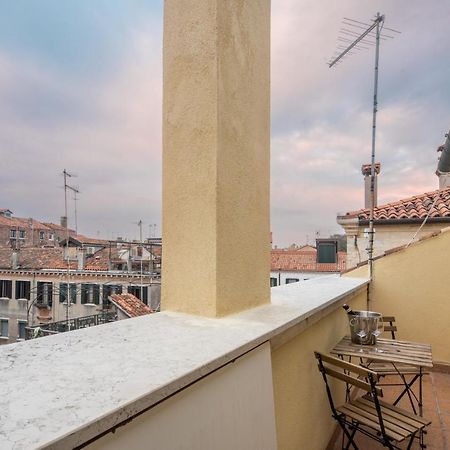 Bright Apartment On Venetian Roofs R&R Buitenkant foto