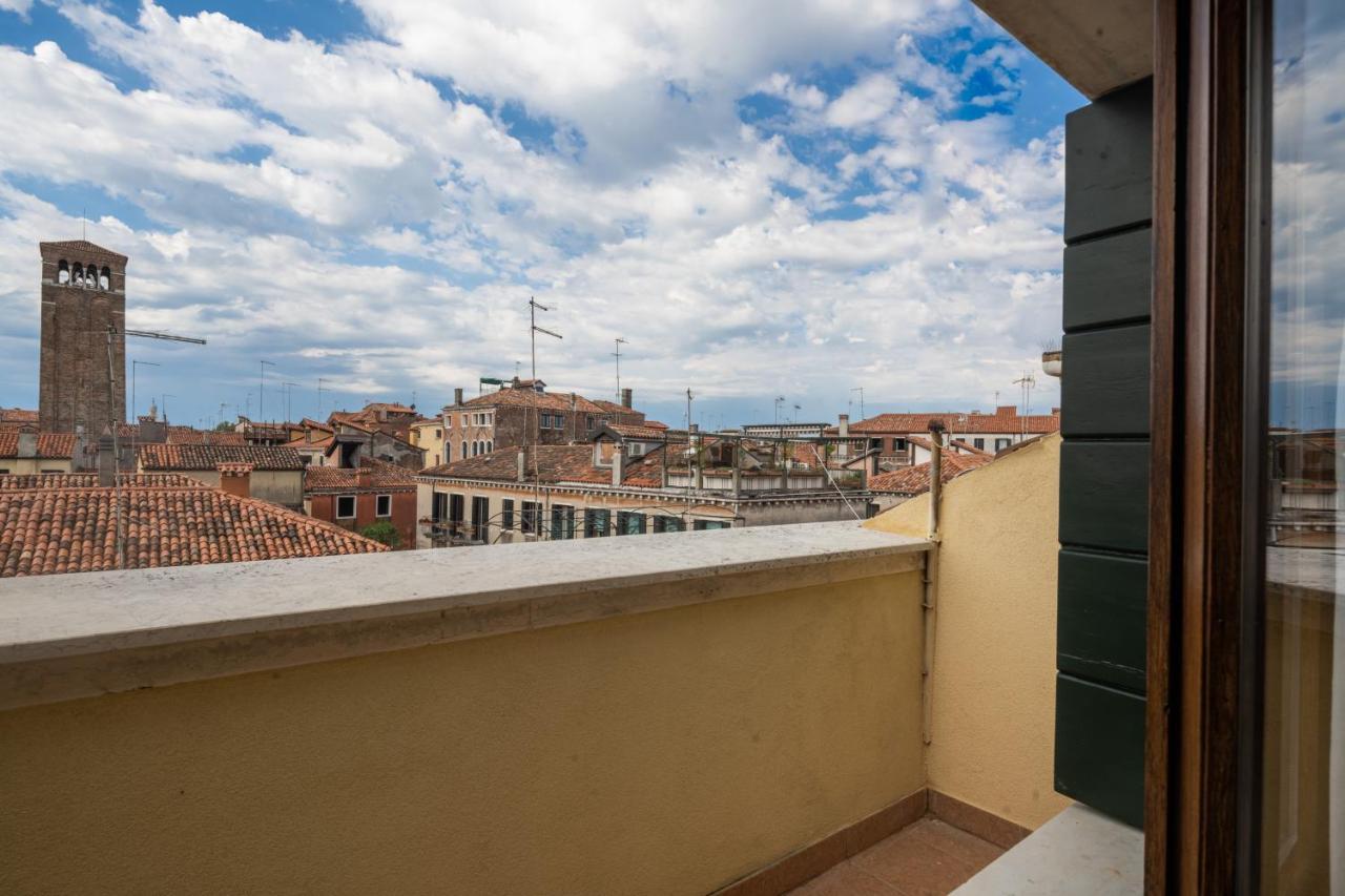 Bright Apartment On Venetian Roofs R&R Buitenkant foto