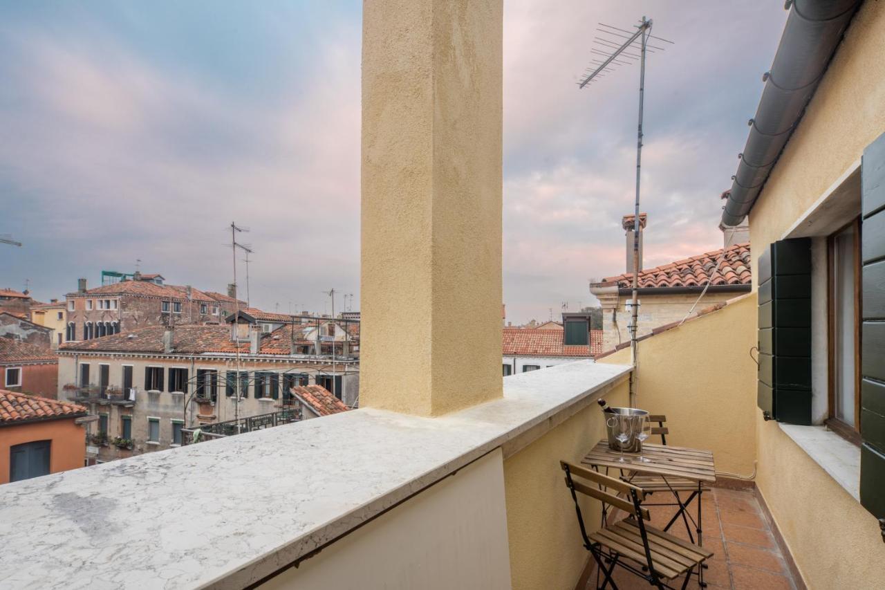 Bright Apartment On Venetian Roofs R&R Buitenkant foto